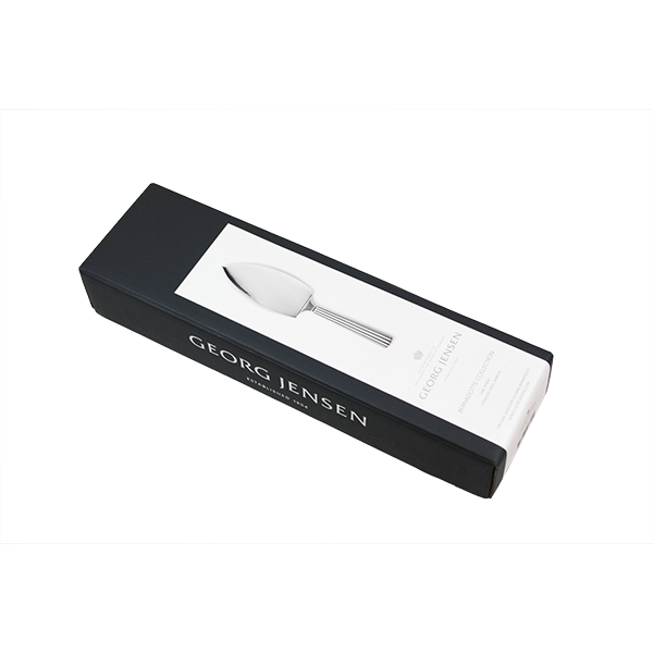 1.	Georg Jensen kagespade Bernadotte Collection i rustfrit stål med personlig gravering
2.	Kagespade fra Georg Jensen med riflede detaljer – mulighed for navn og dato
3.	Bernadotte kagespade i gaveæske – perfekt bryllupsgave med gravering
4.	Elegant kagespade i blankpoleret stål fra Georg Jensen Bernadotte-serien
5.	Georg Jensen kagespade med matchende kagekniv – personlig gravering muligt